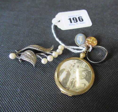 SILVER AND CULTURED PEARL BROOCH AND FOUR OTHER ITEMS Image
