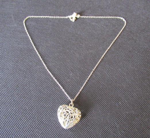 SILVER HEART DROP ON SILVER CHAIN Image