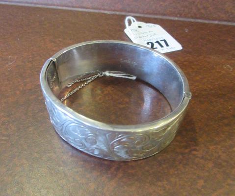 SILVER BANGLE Image