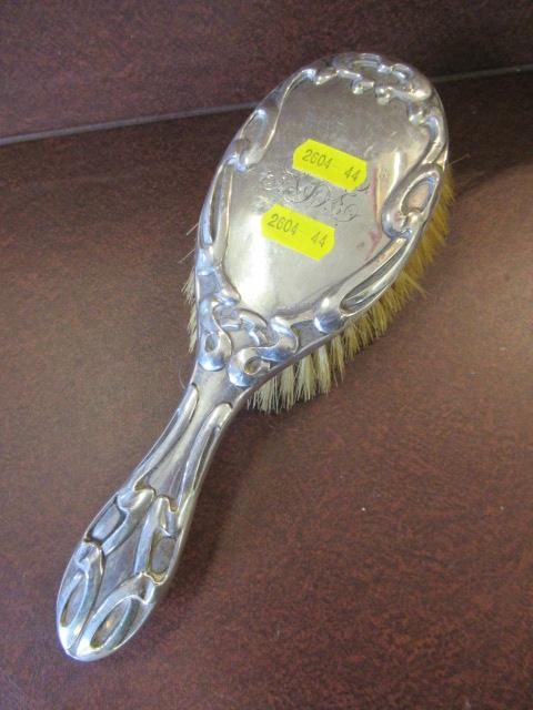 SILVER HAIR BRUSH Image