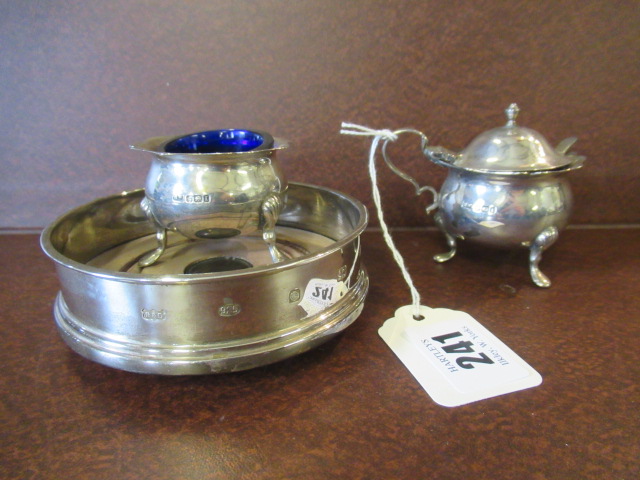 SMALL SILVER COASTER AND TWO PIECE CRUET Image