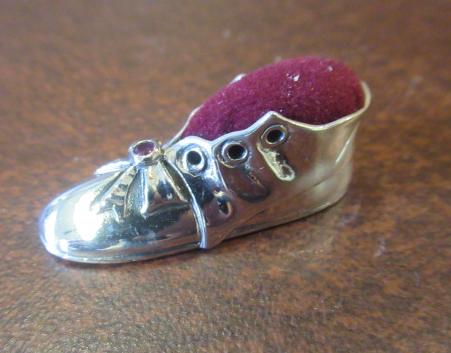 SILVER SHOE PIN CUSHION Image