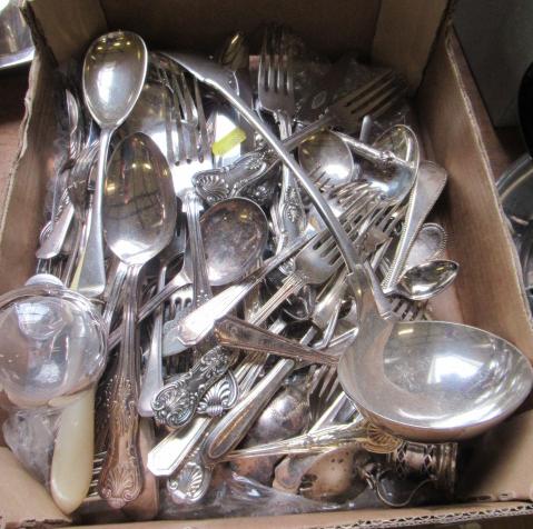 BOX OF KINGS PATTERN CUTLERY ETC Image