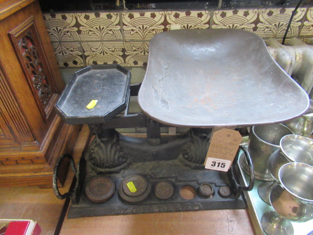 CAST IRON WEIGHING SCALES AND WEIGHTS Image
