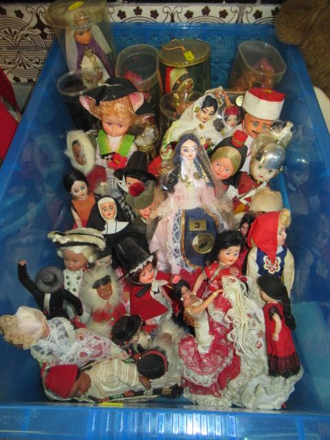 BOX OF DOLLS IN NATIONAL DRESS ETC Image