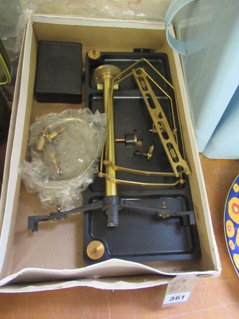 BOXED BRASS SCALES Image