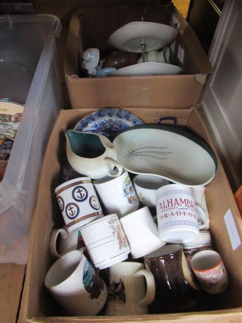 TWO BOXES OF CERAMICS INCLUDING MIDWINTER CAKE STAND ETC Image