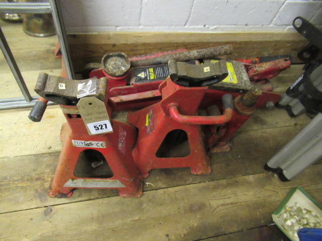 CAR JACK AND STANDS Image
