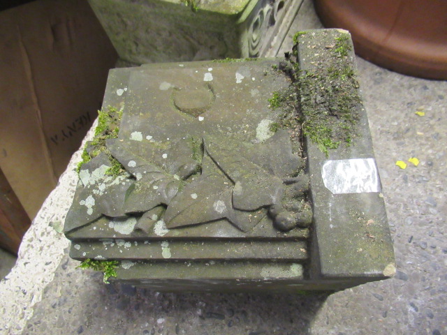 STONE IVY LEAF PEDESTAL Image