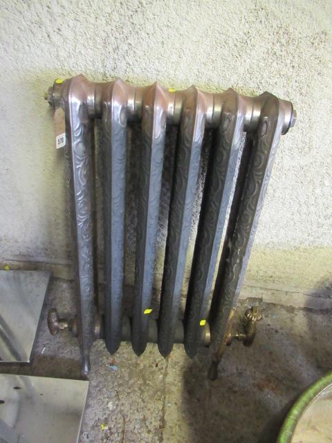 DECORATIVE CAST RADIATOR Image