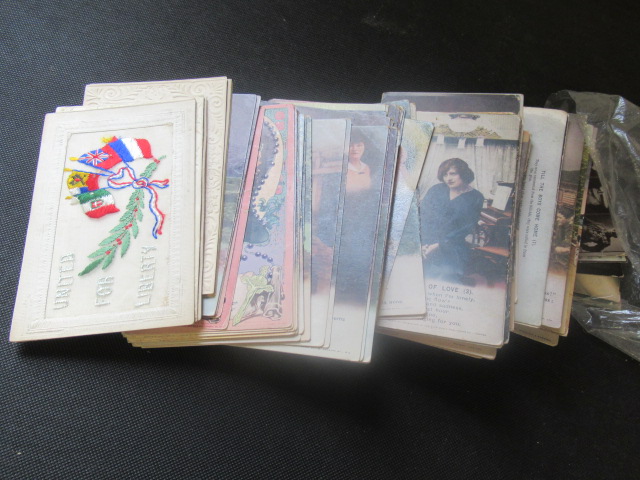 SET OF BAMFORTHS POSTCARDS AND SIX WW1 SILKS ETC Image