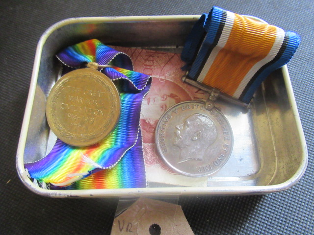 SILVER WW1 MEDAL AND VICTORY MEDAL TO PTE WILKINSON WEST RIDING REGIMENT Image
