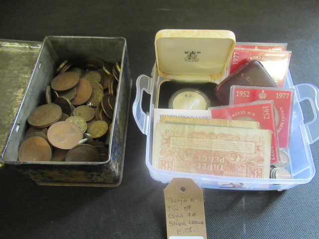 TRAY AND TIN OF COINS INCLUDING SILVER CROWNS ETC Image