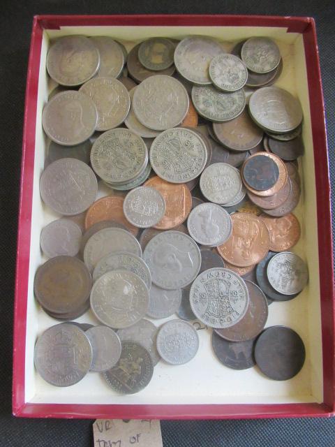 TRAY OF MIXED BRITISH AND WORLD COINS Image