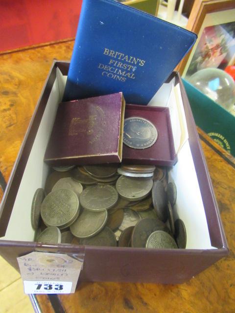 BOX OF BRITISH AND WORLD COINS Image