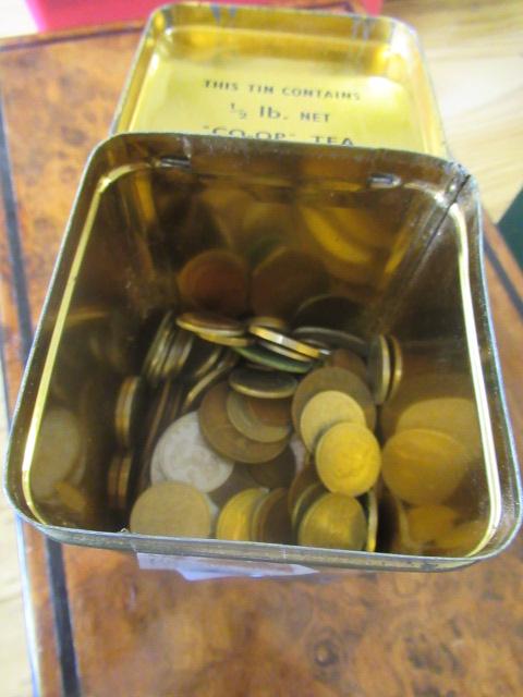 TEA TIN OF BRITISH COINS INCLUDING 1940S AND 50S SHILLINGS ETC Image