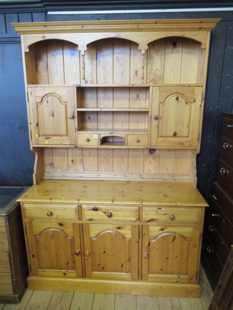 PINE DRESSER Image