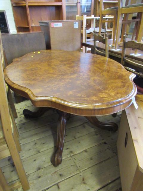 WALNUT PEDESTAL TABLE Image