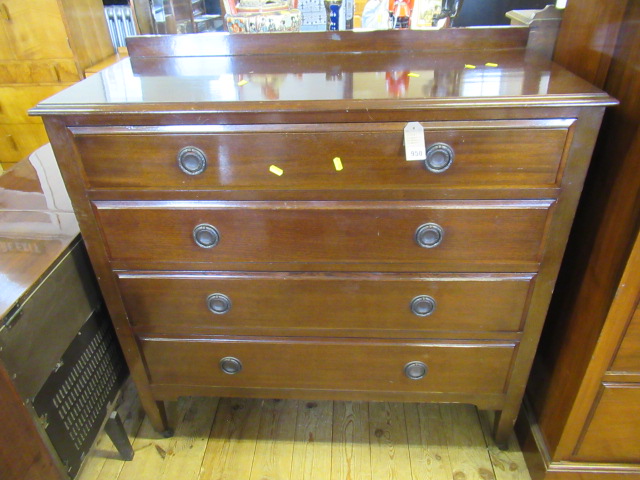 1940S MAHOGANY CHEST OF DRAWERS Image