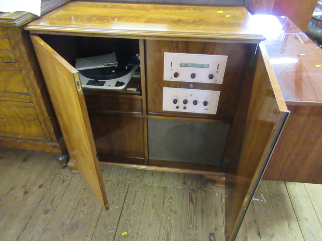 WALNUT CABINET WITH GARARD 301 TURNTABLE AND SPEAKER Image
