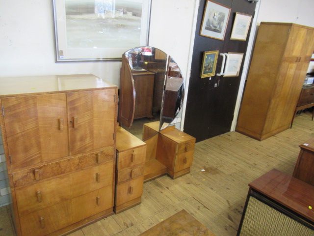 THREE PIECE RETRO BEDROOM SUITE Image