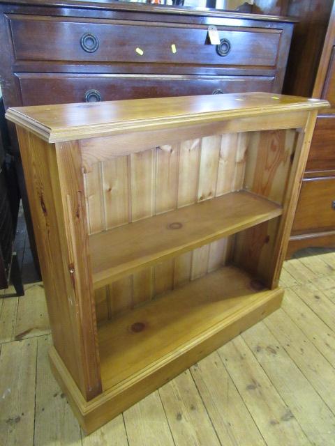 PINE BOOKCASE Image