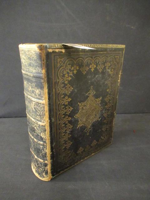 ANTIQUE ILLUSTRATED FAMILY BIBLE Image