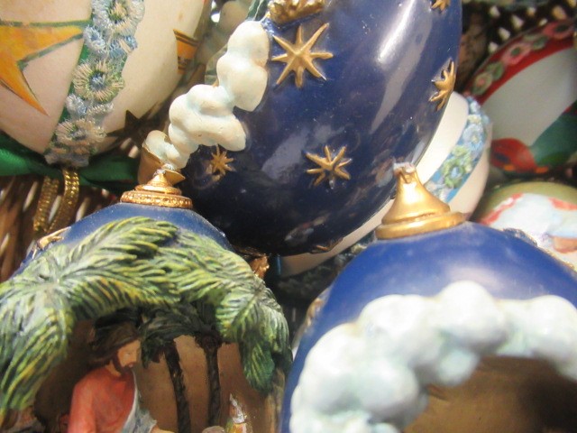 BASKET OF CHRISTMAS AND NATIVITY EGGS AND A CRATE OF VINTAGE DECORATIONS Image