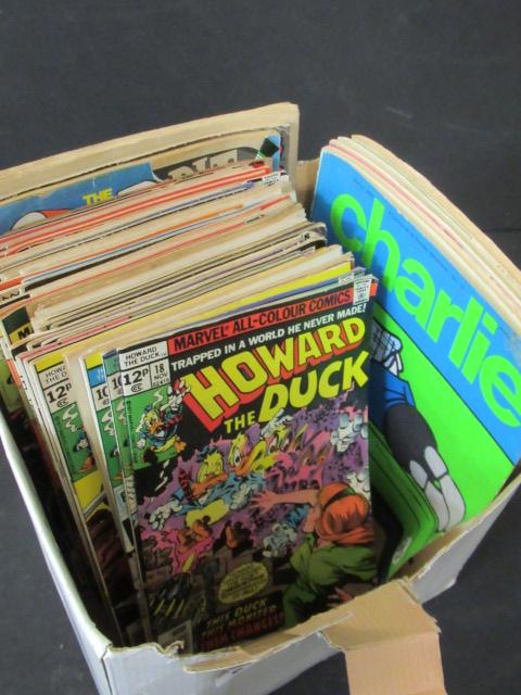 BOX OF VINTAGE MARVEL AND OTHER COMICS INCLUDING HOWARD THE DUCK Image