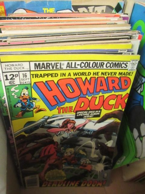 BOX OF VINTAGE MARVEL AND OTHER COMICS INCLUDING HOWARD THE DUCK Image