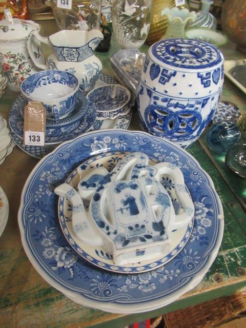 QUANTITY OF BLUE AND WHITE CERAMICS Image