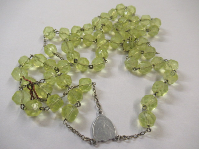 URANIUM GLASS ROSARY Image