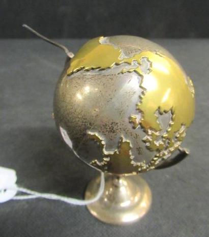 WHITE METAL GLOBE MARKED MEXICO 925 Image