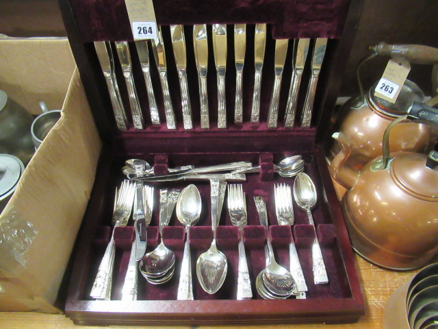 CANTEEN OF COMMUNITY CUTLERY Image