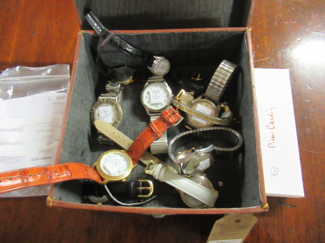 LEATHER CASE OF WATCHES Image