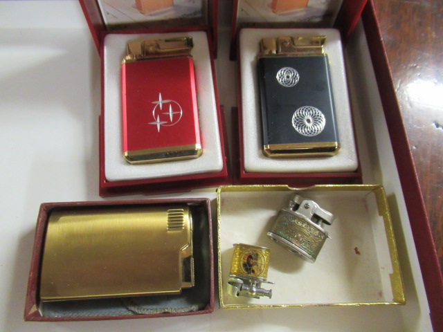 THREE MUSICAL AND TWO MINIATURE LIGHTERS Image