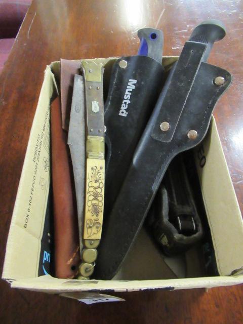 BOX OF KNIVES AND SHEATHS Image
