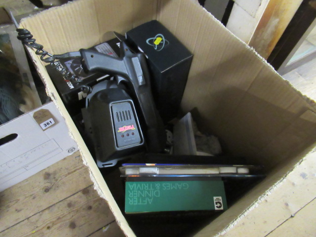 BOX OF MISCELLANEOUS INCLUDING PHOTON GUN Image