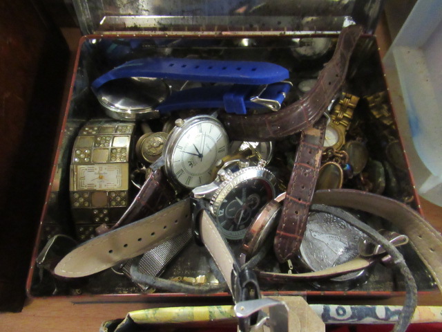 BOX OF WATCHES ETC Image