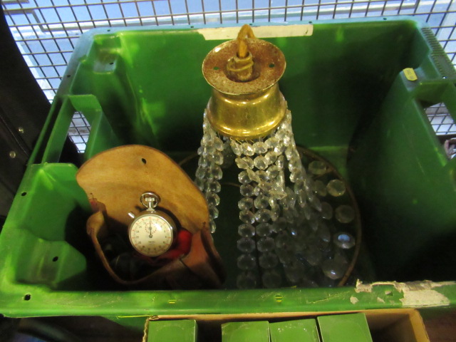 CHANDELLIER AND SPORAN Image