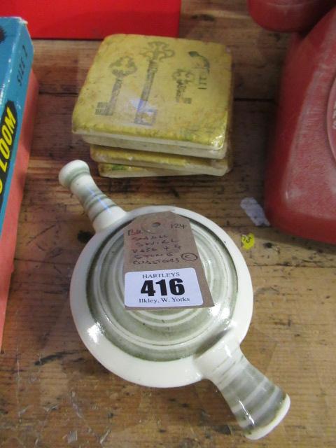 SMALL SWIRL VASE AND FOUR STONE COASTERS Image