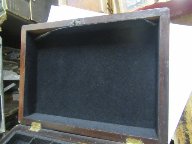 INLAID WOOD AND MOTHER OF PEARL JEWELLERY BOX Image