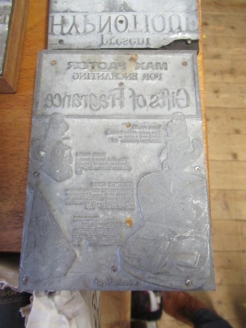 BOX OF BUTTONS AND SEWING ITEMS AND A BASKET OF PRINTING BLOCKS ETC Image