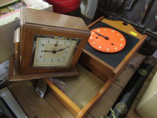 TEMCO MANTEL CLOCK AND A VINTAGE WALL CLOCK Image