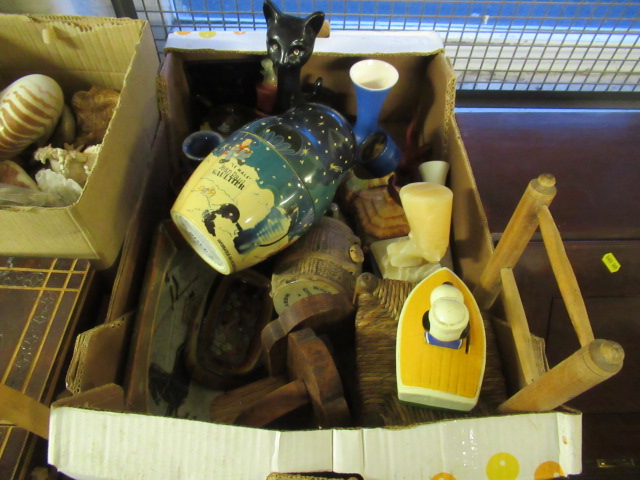 BOX OF ORNAMENTS ETC Image