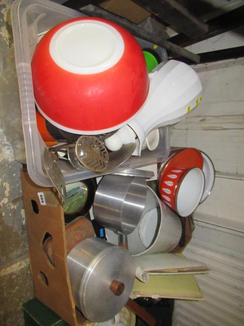 TWO BOXES OF VINTAGE KITCHENALIA ETC Image