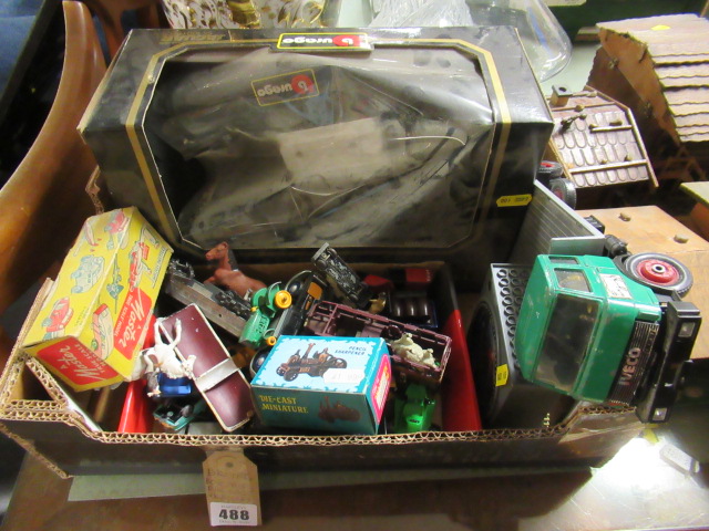 BOX OF DIECAST VEHICLES ETC Image