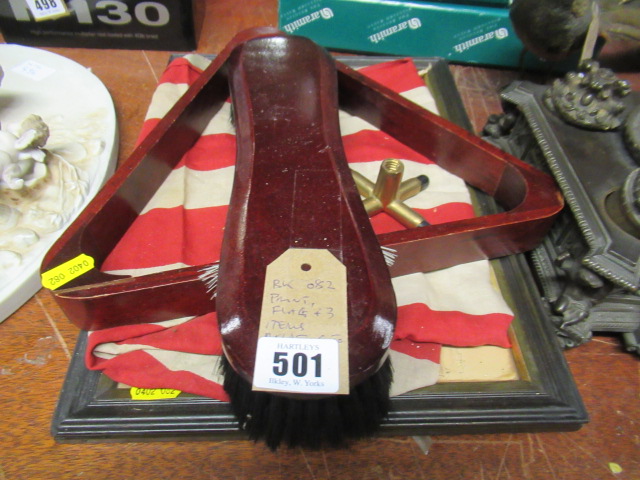 PRINT, FLAG AND THREE SNOOKER RELATED ITEMS Image