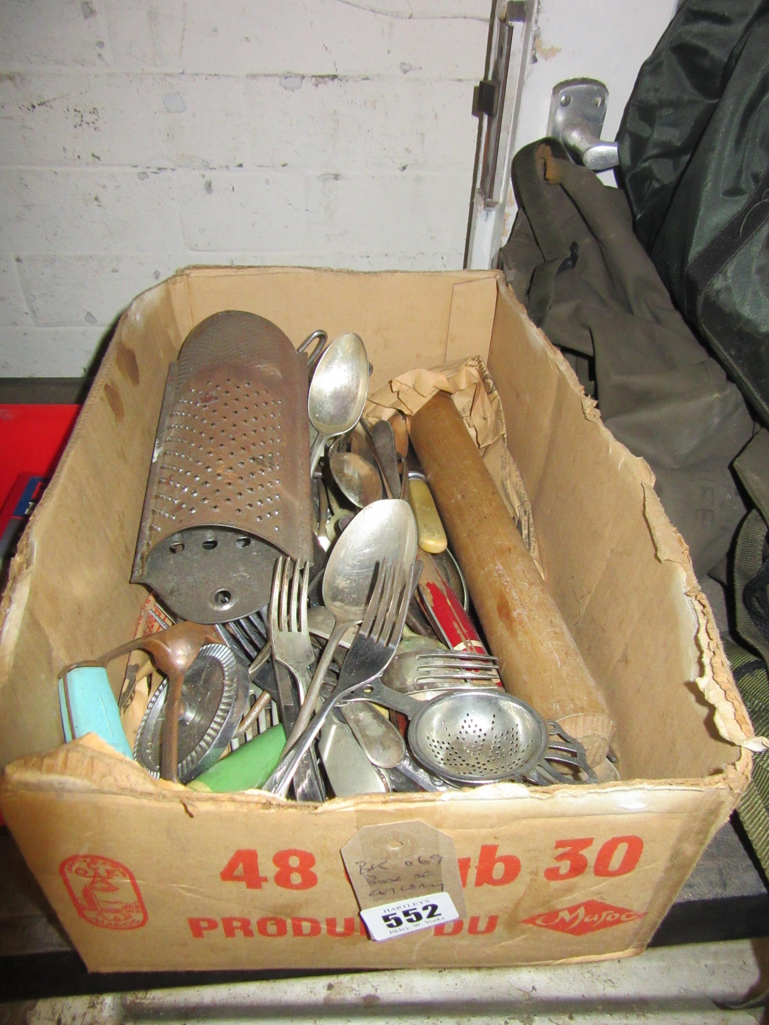 BOX OF CUTLERY Image