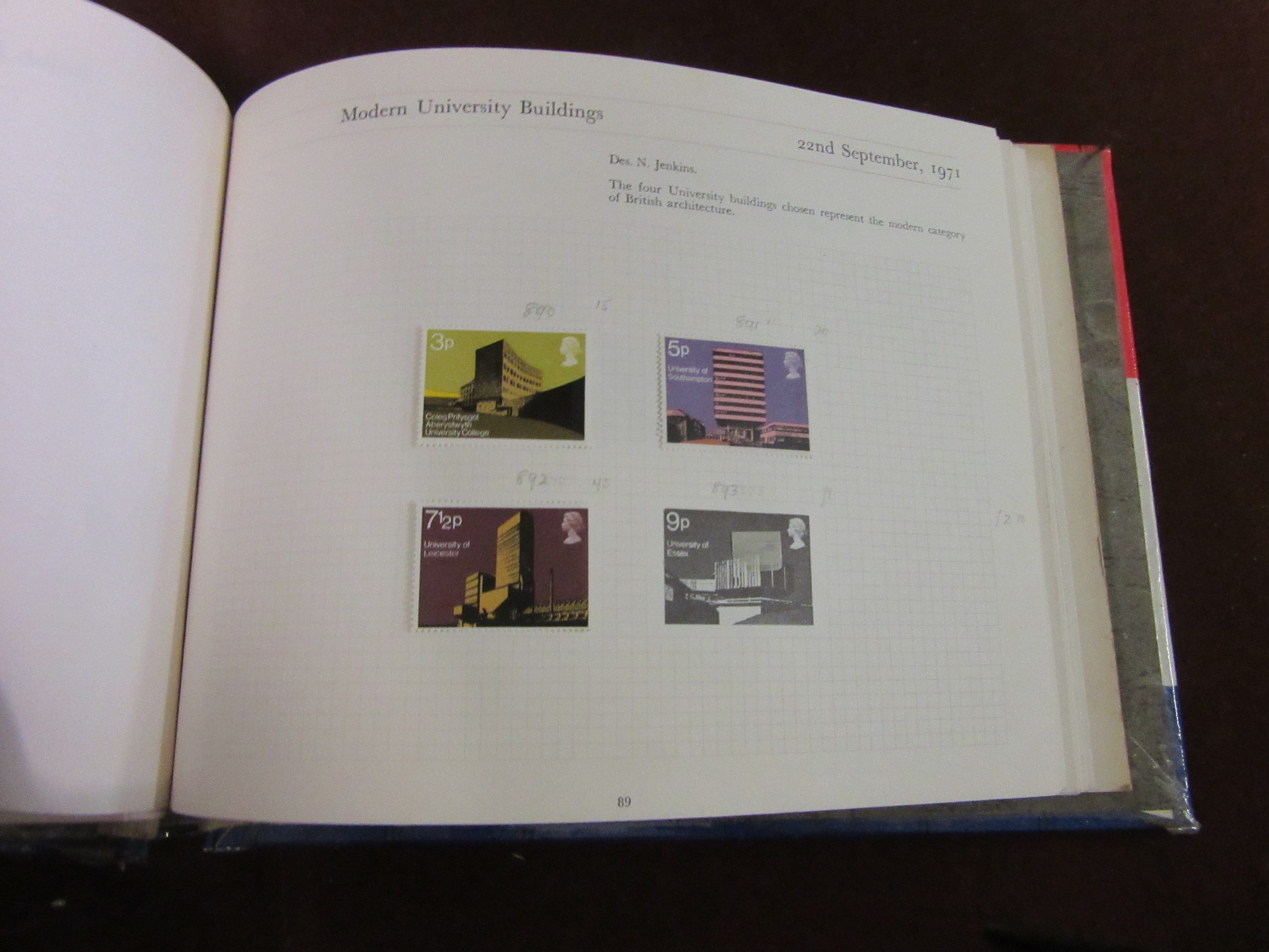 STANLEY GIBBONS PRINTED GB ALBUM WITH DECIMAL MINT STAMPS Image